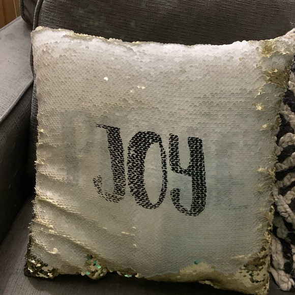 Sequin pillow - Picture 2 of 2